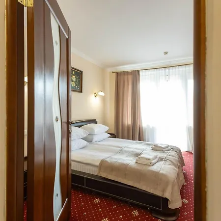Dvorik Leva Otel 3*