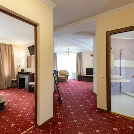 Dvorik Leva Otel Truskavets