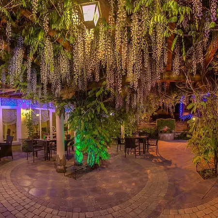 Hotel Dvorik Leva Truskavets