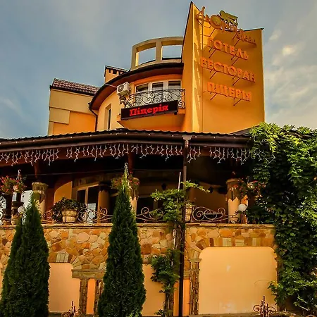 Otel Dvorik Leva 3*