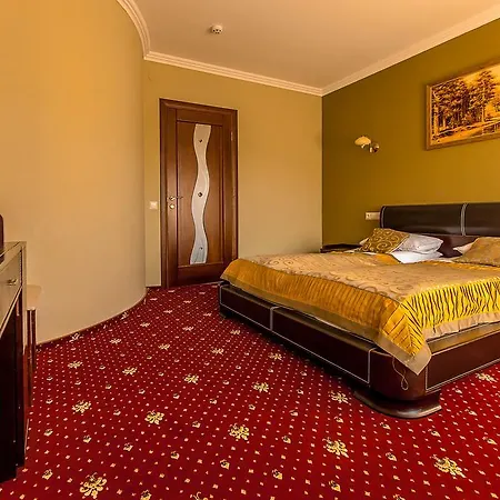 Dvorik Leva Hotel 3*
