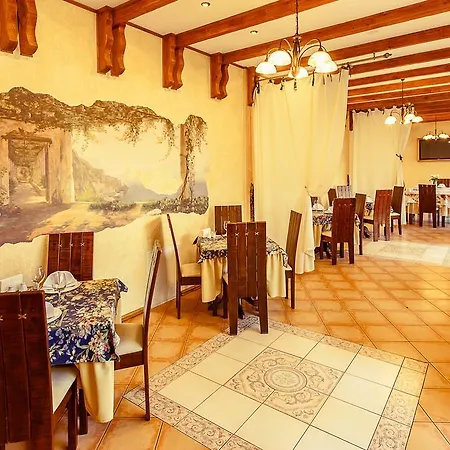 Dvorik Leva Hotel 3*