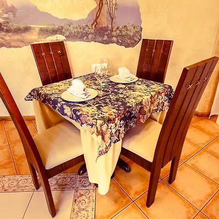 Dvorik Leva Otel Truskavets