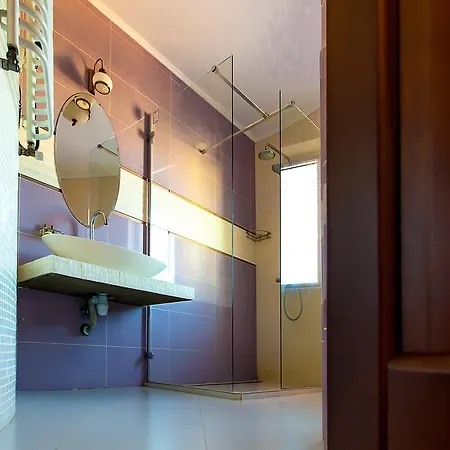 Dvorik Leva 3* トラスコヴェッツ