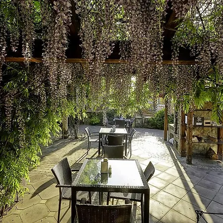 Dvorik Leva ホテル