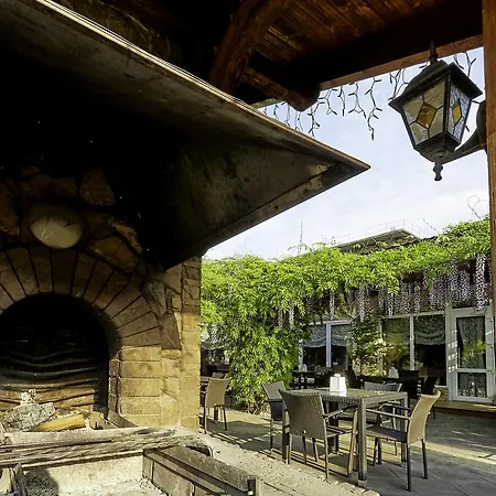 Hotel Dvorik Leva