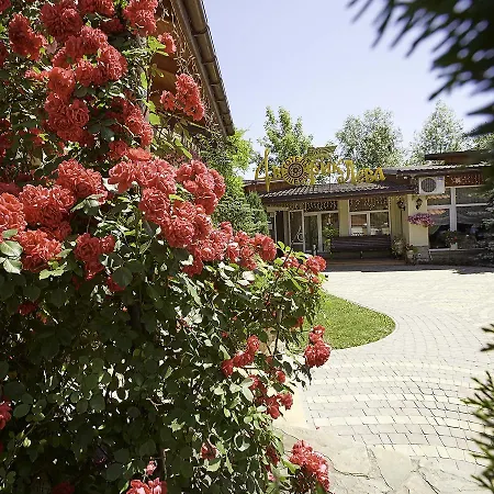 Dvorik Leva Hotel