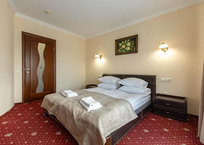 Hotell Dvorik Leva 3*