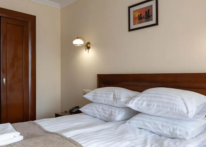 Dvorik Leva Hotell Truskavets