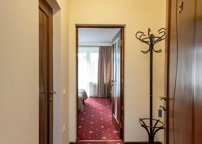 Dvorik Leva Hotell Truskavets