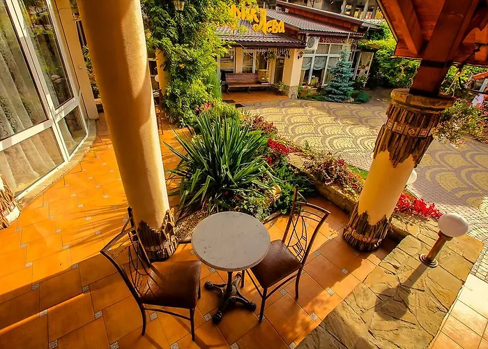 Hotell Dvorik Leva Truskavets